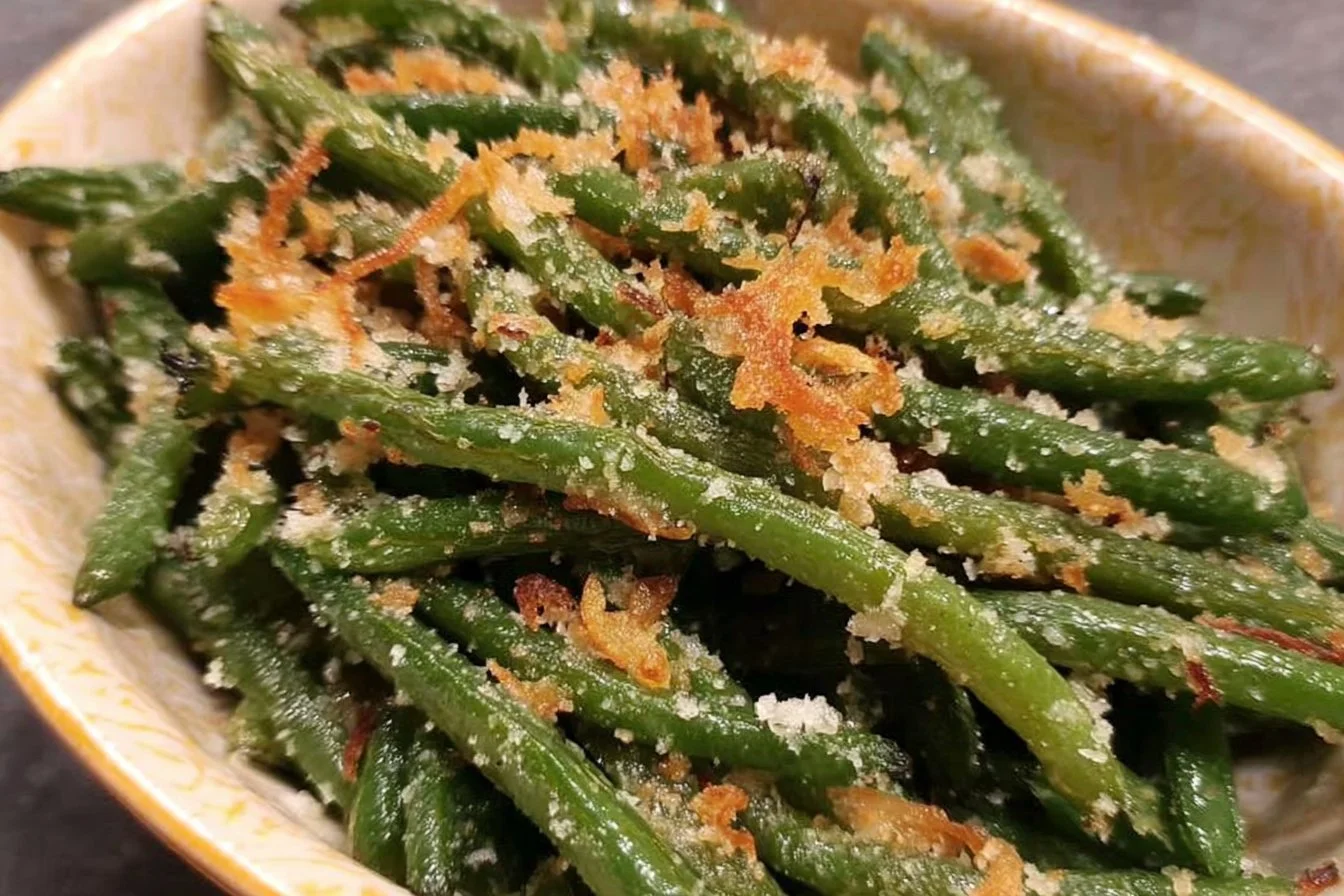 Crispy garlic parmesan roasted green beans ready to serve.
